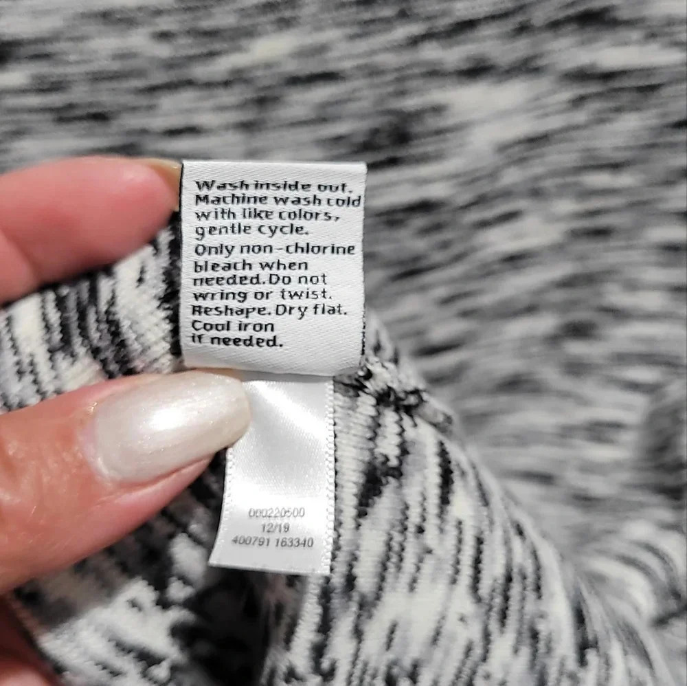 Nine West sleveless mock turtleneck top - Picture 3 of 5
